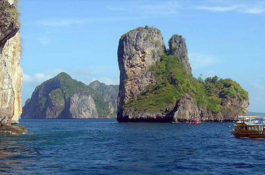 Bida Nok and Bida Nai Islands