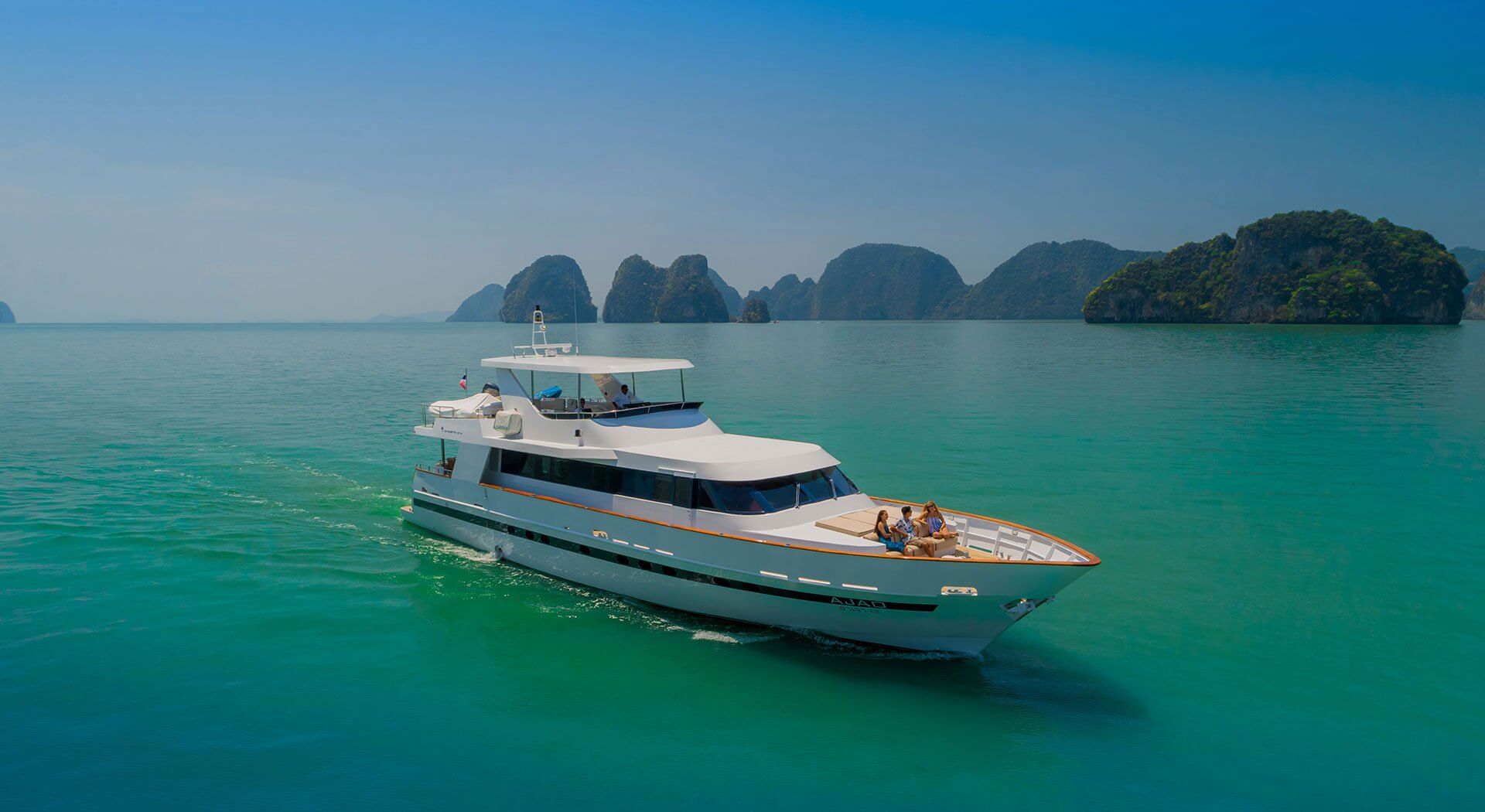 Luxury Liveaboards & Phuket Yacht Charters