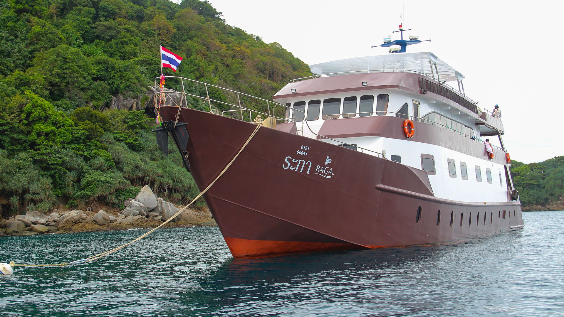 MV Raga Liveaboard / Similan Islands – Richelieu Rock / 4 Nights