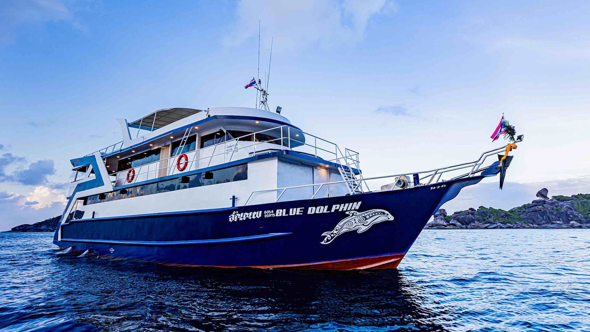 Blue Dolphin – 4 Nights Similan & Surin Islands Liveaboard