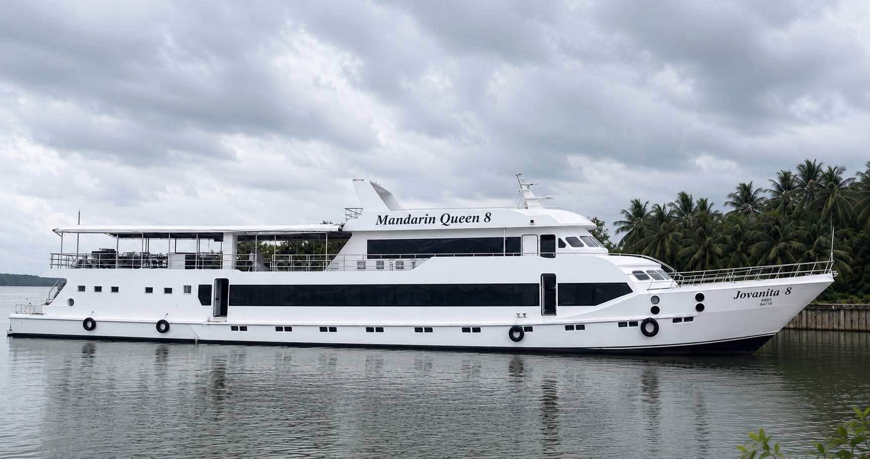 Mandarin Queen 8 Liveaboard / Similan – Richelieu Rock / 4 Nights