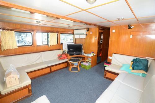 Andaman Tritan - Saloon (Upper Deck)