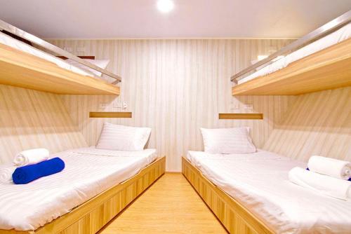 Quad Cabin - Lower Deck