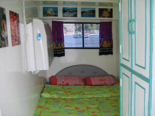 Double Bed Cabin - Upper Deck