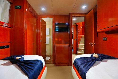 Falcon Super Yacht Charter Phuket Twin Cabin