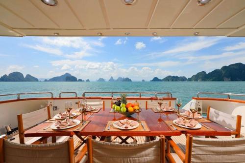 Falcon Superyacht Charter Phuket Lunch Aft Deck