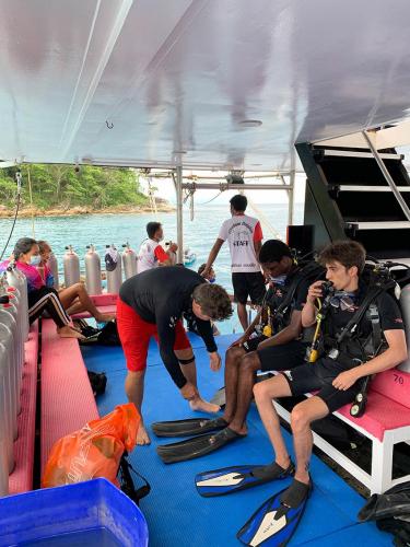 Dive Equipment Set Up Phuket