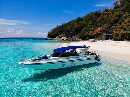 Phuket Boat Charter