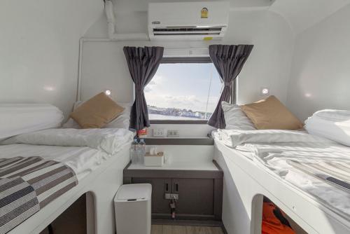 Deluxe Twin Bed Cabin B1, B2 - Main Deck