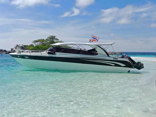 Phuket Boat Charter