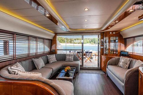 Luxurious Princess Oceana Yacht Aircon Salon