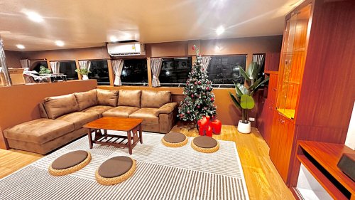 Raga - Liveaboard Saloon