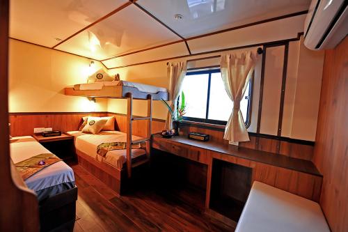 Raja Manta - Deluxe Twin Cabin