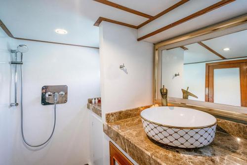 Siam Princess Private Bathroom