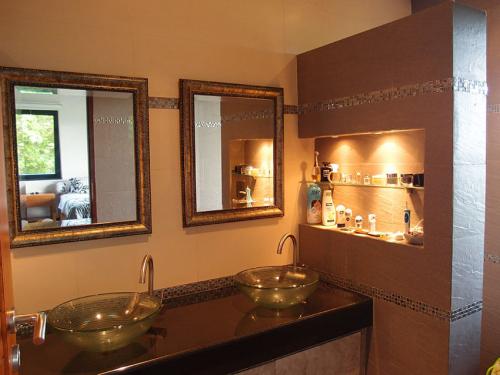Bathroom Villa Naiharn